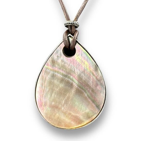 Monet Mother Of Pearl Tear Drop Pendant Leather Cord Lobster Claw Clasp 16" - Picture 3 of 7